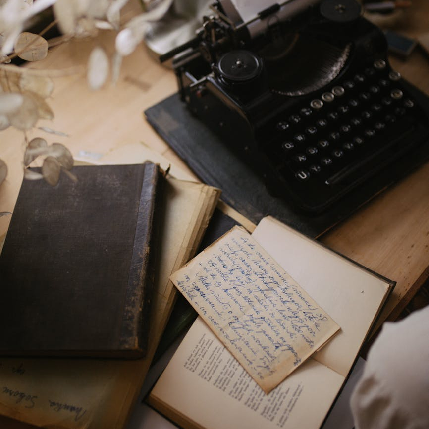 James McManis:    Digital Copywriter